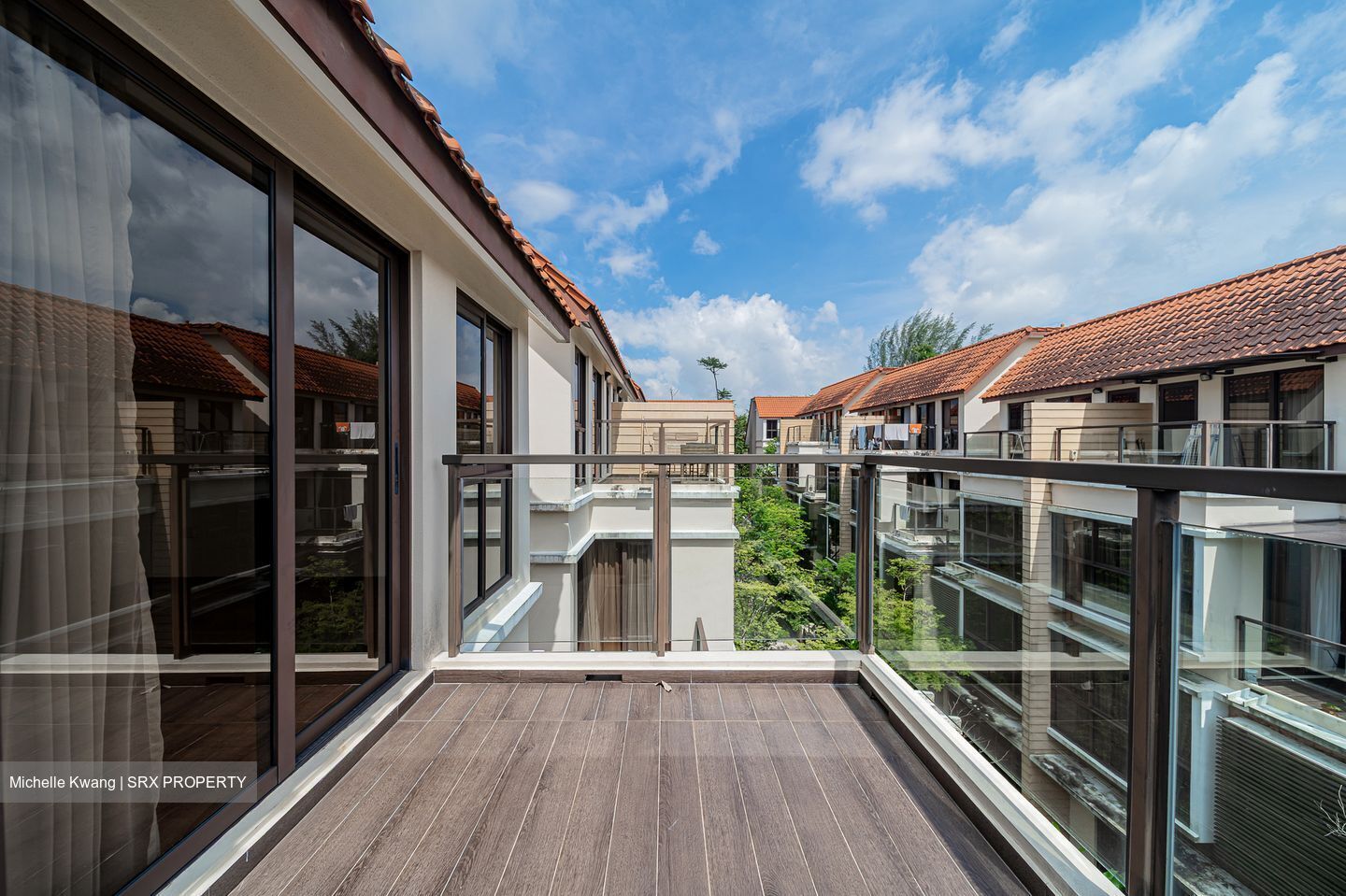 Holland Link (D10), Terrace #503034741